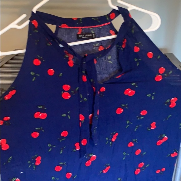 Top - Picture 2 of 4